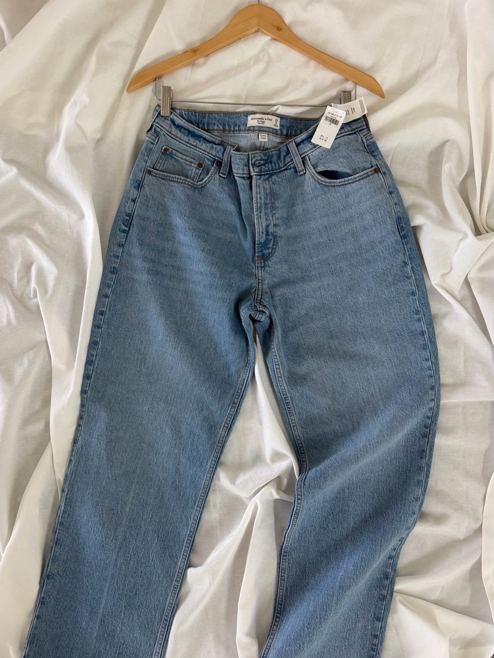 Abercrombie & Fitch Light Blue / LOW RISE / THE BAGGY / Size 29